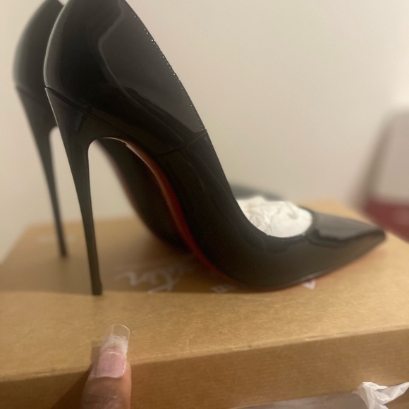 Black so Kate red bottoms never worn for sale… - Picture 4 of 6